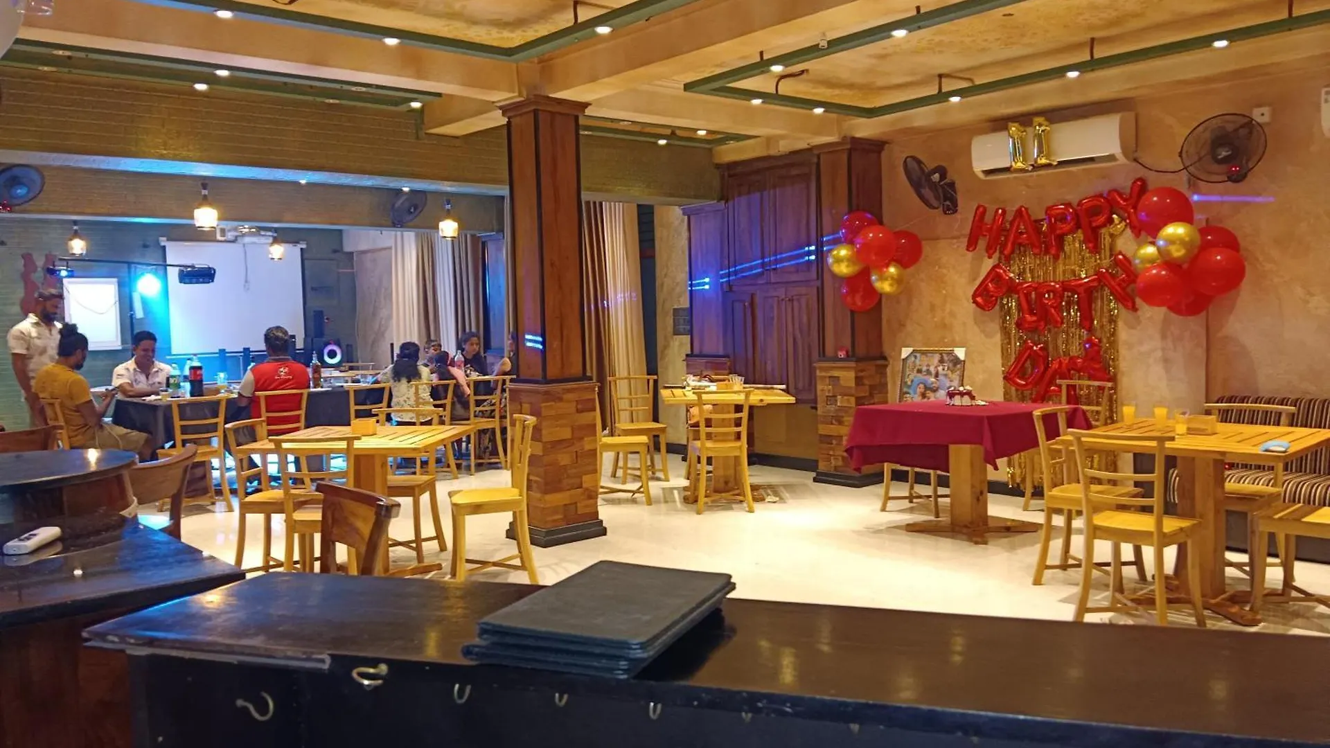 Oleesha Hotel & Restaurant 니곰보 스리랑카