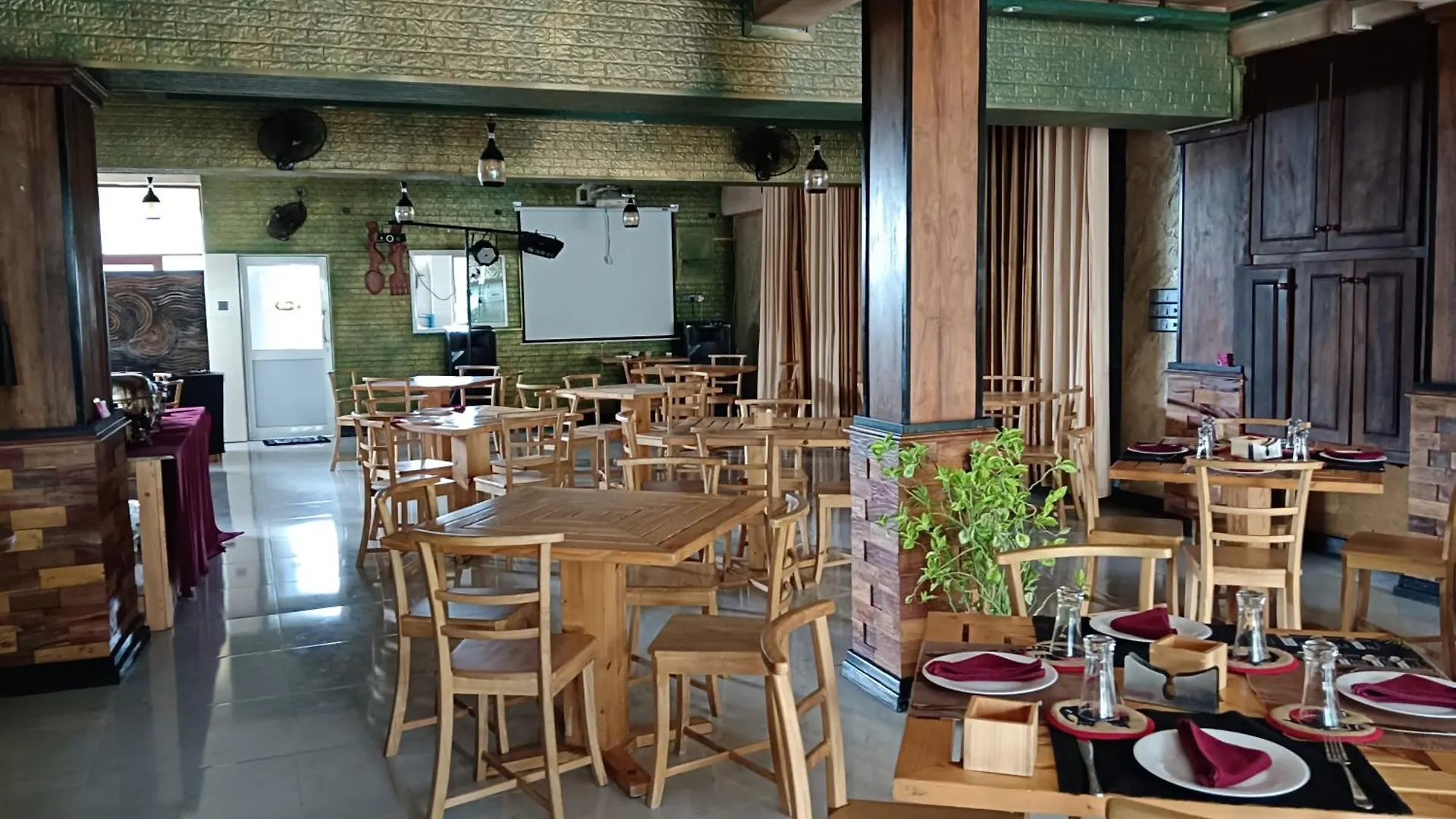 ***  Oleesha Hotel & Restaurant 니곰보 스리랑카