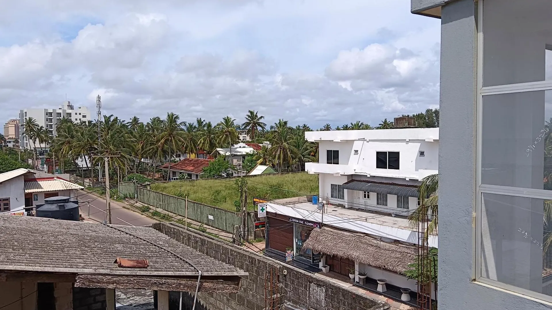 Oleesha Hotel & Restaurant Negombo
